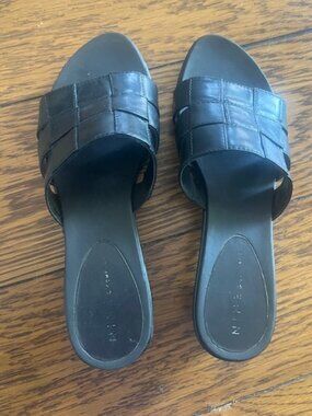 Women's Nine & Co Slip-on Sandal, Size 9, Black leather upper, 1.5" heel, Nice!!